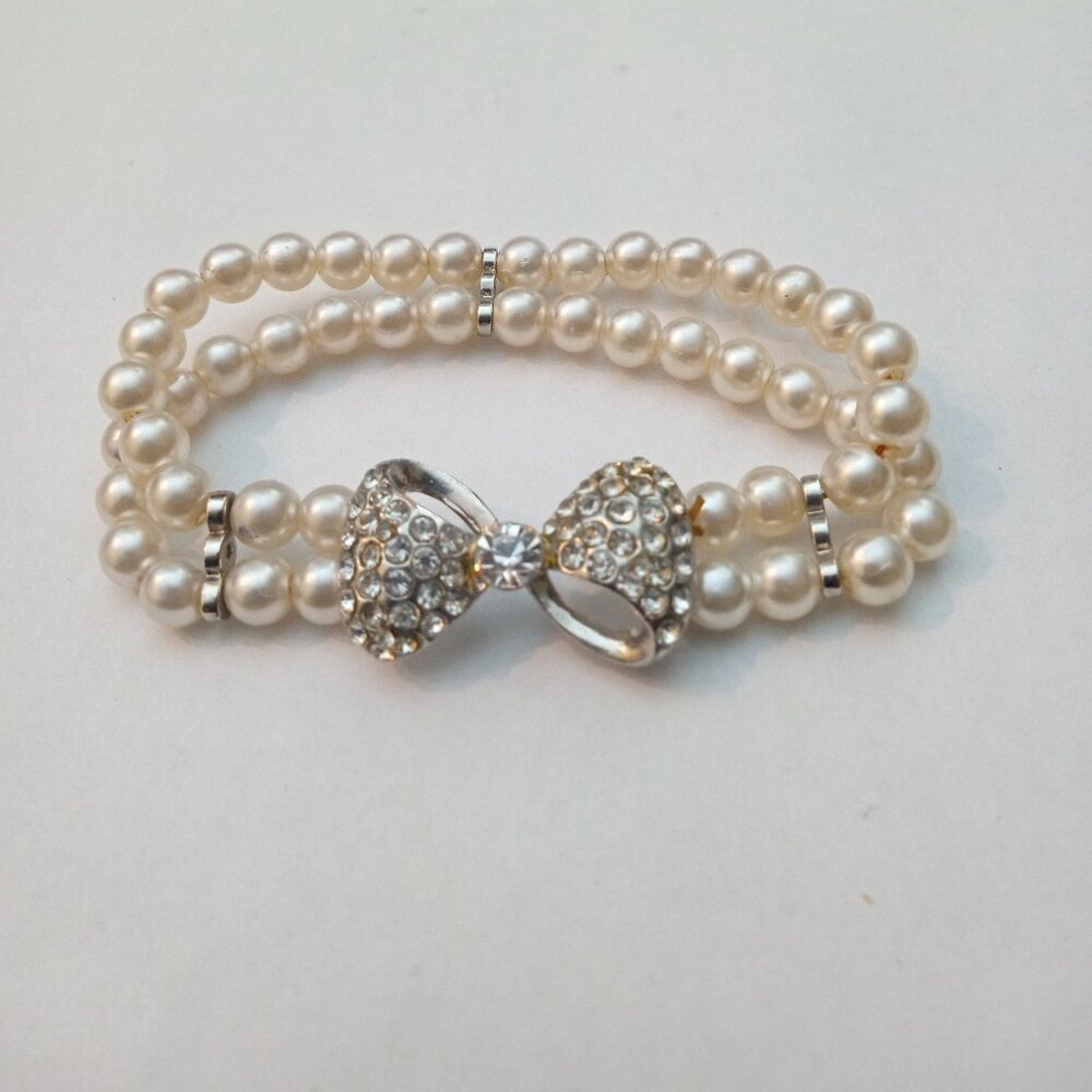 Pearl Rhinestone Bow Vintage 1960s Bracelet